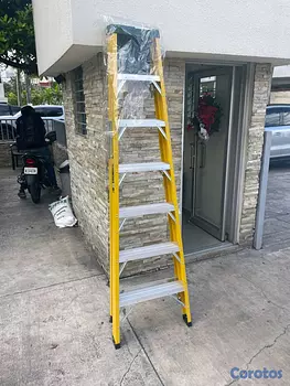 herramientas, jardines y exterior - escalera tipo tijeras en fibra de vidrio 