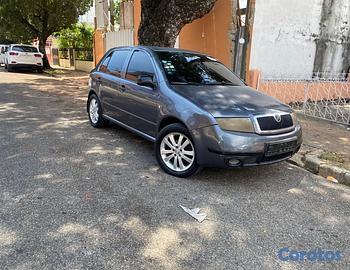 carros - Skoda Fabia 