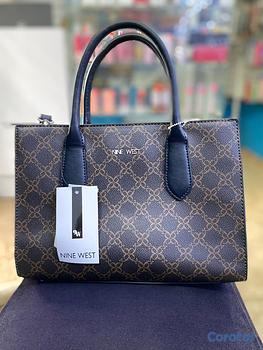 carteras y maletas - Cartera Nine west tiene mucho espacio