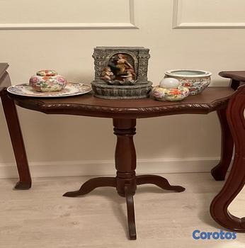 muebles y colchones - Mesa en caoba con su centro  