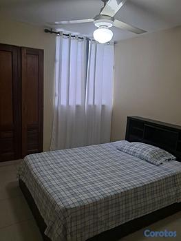 habitaciones y viviendas compartidas - Alquilo habitación solo damas
cerca de Agora Mall y el Metro , solo damas

