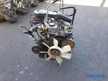 accesorios para vehiculos - Se vende motor Toyota 22R completo — reconocido por su durabilidad y rendimiento
