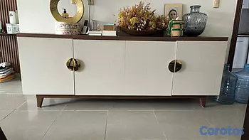 muebles y colchones - Vendo credenza marron, con puertas en color champá