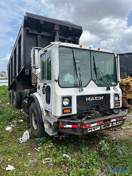 camiones y vehiculos pesados - Mack MR 