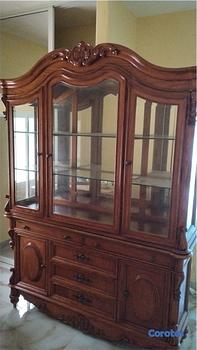 muebles y colchones - Juego de comedor y su vitrina. 