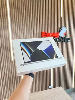 computadoras y laptops - MacBook Pro 16" M1 Max 32GB Ram 32core GPU 1TB Silver Sellada