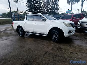 jeepetas y camionetas - Nissan Frontier blanco 