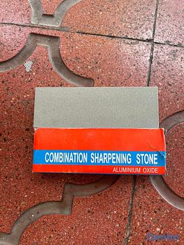 cocina - Piedra de afilar cuchillos, tijeras etcéteras. 6”x2”x1”. 