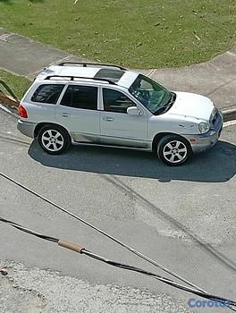 jeepetas y camionetas - Hyundai santa fe 2004 negociable 