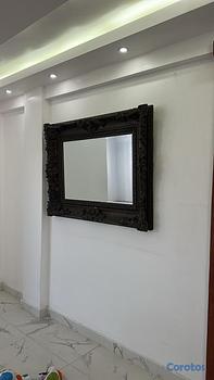 muebles y colchones - Espejo amplio con marco en caoba y diseño tallado 