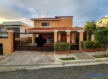 casas - Casa de Lujo en VENTA – Residencial Colinas del Oeste.