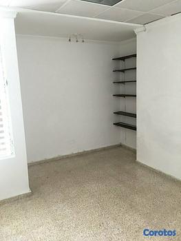 oficinas y locales comerciales - Oficinas / Local 27 de Febrero Piantini (Mantenimiento e internet incluido)