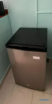 electrodomesticos - VENDO NEVERA EJECUTIVA FRIGIDAIRE Y ESTUFA CON ORGANIZADORES MAPPLE