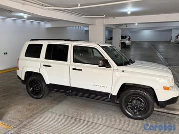 jeepetas y camionetas - Jeep Patriot 4x4 con menos de 25.000 millas