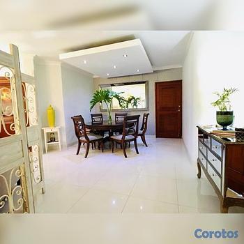 apartamentos - vendo Evaristo Morales tercer nivel tres habitaciones dos baños dos parqueos 