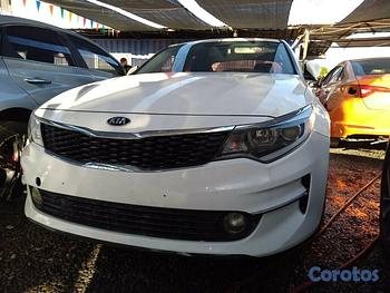 carros - KIA K5 2017 BLANCODESDE: RD$700,000.00