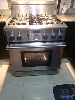 cocina - “Estufa Thermador Professional 30” modelo PG304BS/07 – con su extractor Monogran