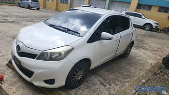 carros - 2013 Toyota Vitz 4 cilindros 4x4 