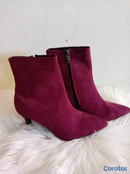 zapatos para mujer - Botas para damas. Color crema #37 las demás en la imagen esta el size 