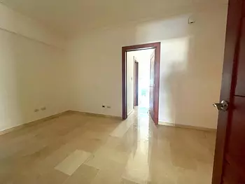 apartamentos - Se Vende Apartamento en Evaristo morales, 6to piso de 425 mts 
