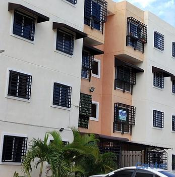 apartamentos - Segundo piso de tres habitaciones en San Isidro