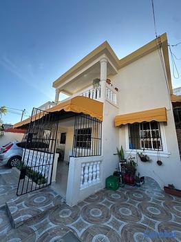 casas - venta de 2 casas independientes con 5 habitaciones en bello campo Santo Domingo 
