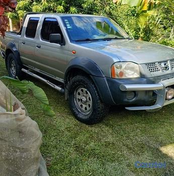 jeepetas y camionetas - Camioneta Nissan de oportunidad