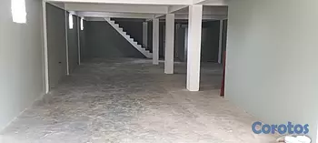 oficinas y locales comerciales - Local Segundo Nivel Amplio y espacioso.