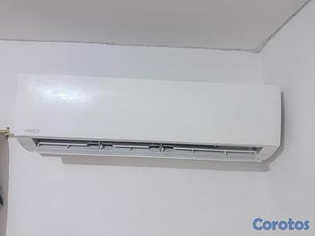 aires acondicionados y abanicos - NEGOCIABLE AIRE LENOX DE 18mil BTU INVERTER EXCELENTES CONDICIONES PIDAN VIDEOS 