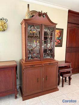 muebles y colchones - Vitrina en caoba