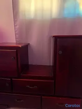 muebles y colchones - Gavetero de caoba en estado aceptable