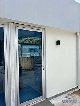 oficinas y locales comerciales - Local Comercial en los Jardines 