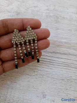 joyas, relojes y accesorios - Se Vende Aretes Vintange de fieata 