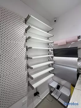 articulos de oficina - Set de 4 Estante bergshult (IKEA). 
31 1/2 x 7 7/8 pulg. 