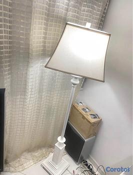 decoración y accesorios - se vende lámpara de piso Ilumel 