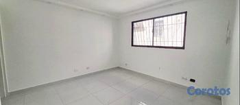 oficinas y locales comerciales - se alquila local