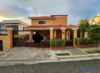 casas - Casa de Lujo en VENTA – Residencial Colinas del Oeste.