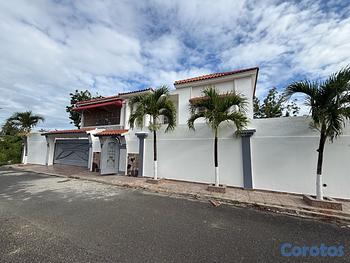 casas - 
Propiedad valorada en RD$30.3 millones y disponible por solo RD$26.5 millones.