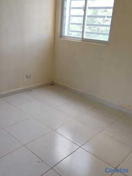 apartamentos - Segundo piso de tres habitaciones en San Isidro