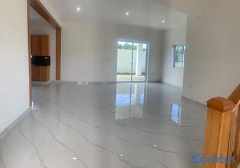 casas vacacionales y villas - 🏡 Tu Nuevo Hogar Casa Con Piscina en Residencial