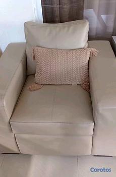 muebles y colchones - Sofá en piel de uno. Color beige 