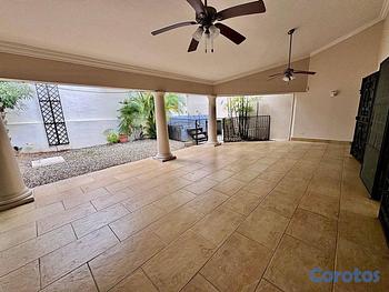 casas - Casa de 3 habitaciones 3 baños en alquiler en Los 