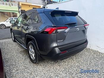 jeepetas y camionetas - Toyota rav4 2021 XLE AWD y sunroof 