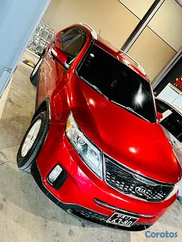 jeepetas y camionetas - Kia Sorento 2014 en optimas condiciones.