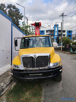 camiones y vehiculos pesados - Camion Grúa Plataforma año 2005