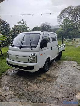 camiones y vehiculos pesados - Hyundai H100 2024