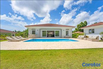 casas vacacionales y villas - En Venta Villa de 4 habitaciones en Sosua Puerto Plata