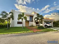 casas vacacionales y villas - Vendo Villa Nueva 6Hab Metro Country US$460k