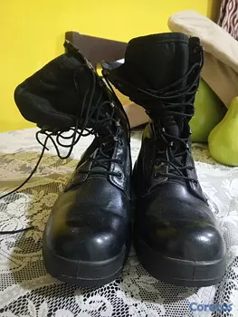 zapatos para hombre - Botas tácticas negras tipo militar – resistentes y en buen estado