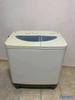 electrodomesticos - Lavadora tecnomaster de 30 libras  semi nueva con garantias 